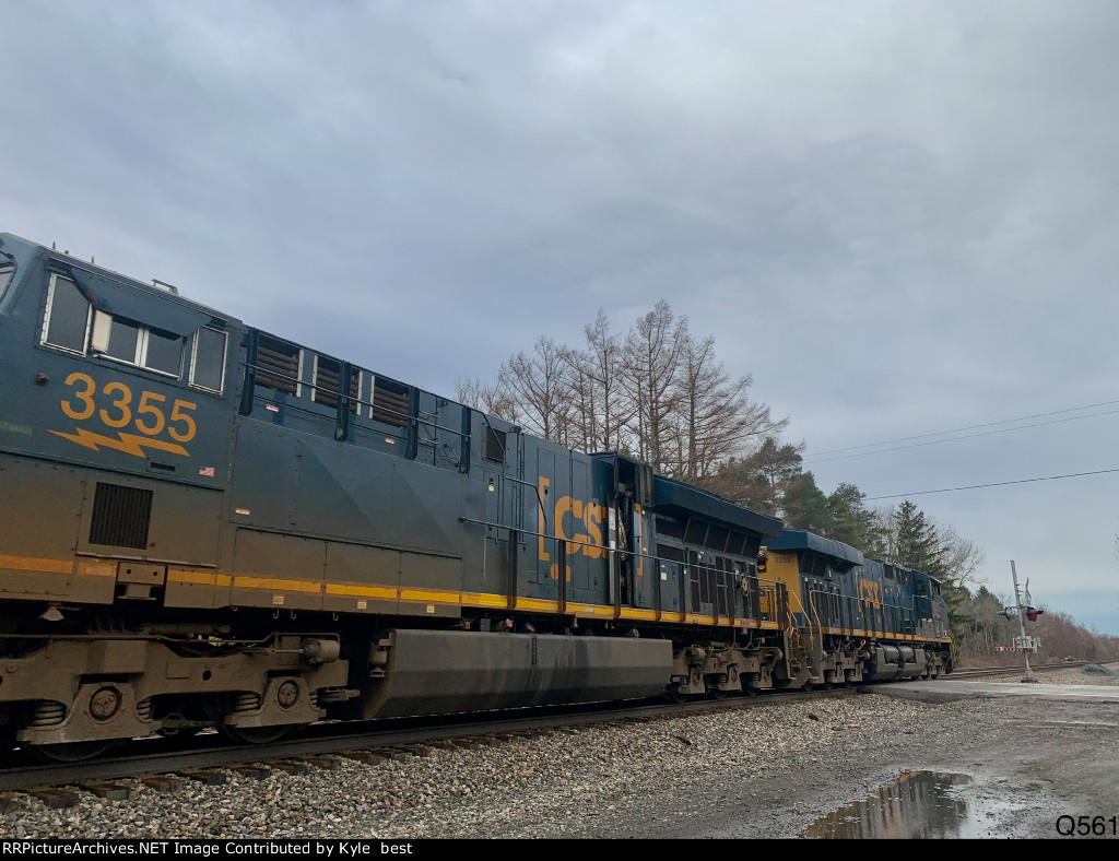 CSX 3355 on Q561 